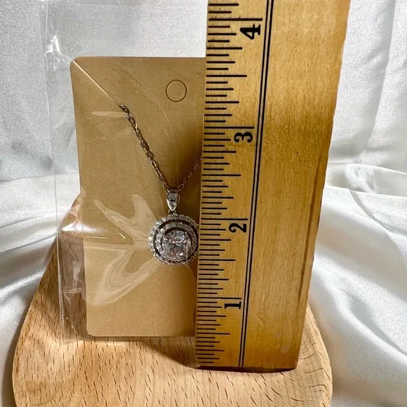 Clear Circle Necklace - Picture 4 of 4